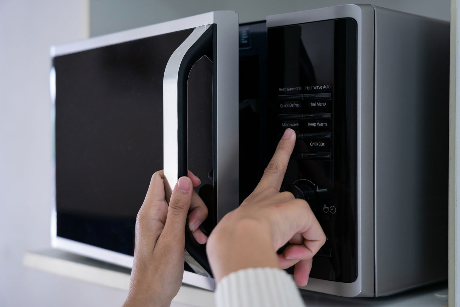 Micro-ondes ne chauffe plus : causes et remèdes | ReparationFacile
