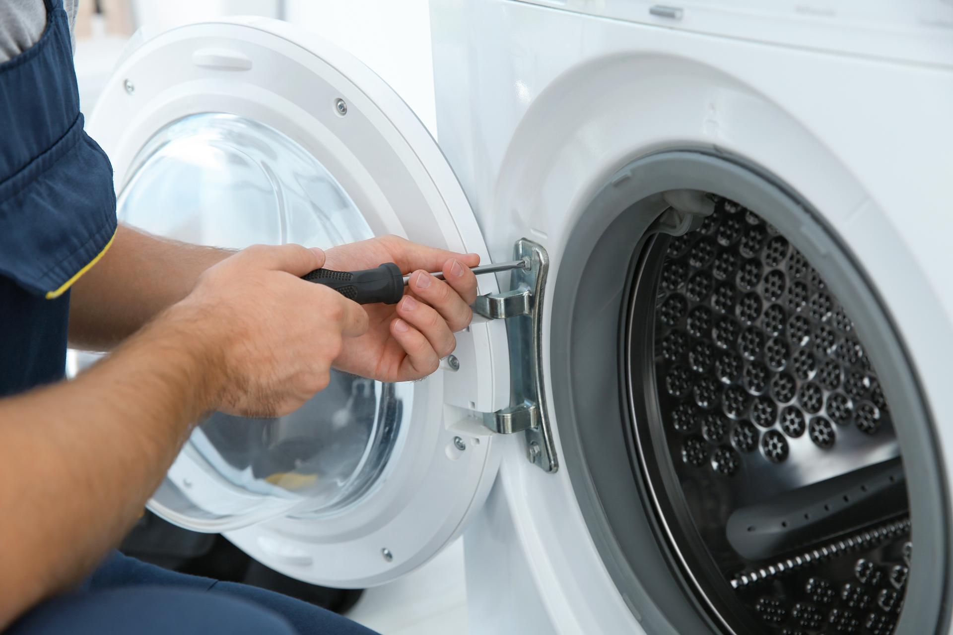 Vidange machine à laver : quand et comment vidanger votre lave